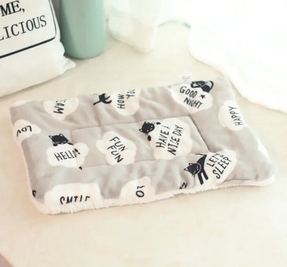 Winter Warm Pet Dog Soft Cushion Large Print Flannel Cotton Mattress Cat Pet Mat Bed Pad Rug Cartoon Printed Cat and Dog Pad
