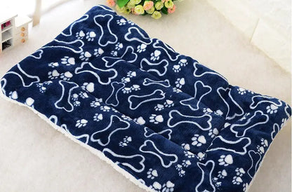 Winter Warm Pet Dog Soft Cushion Large Print Flannel Cotton Mattress Cat Pet Mat Bed Pad Rug Cartoon Printed Cat and Dog Pad