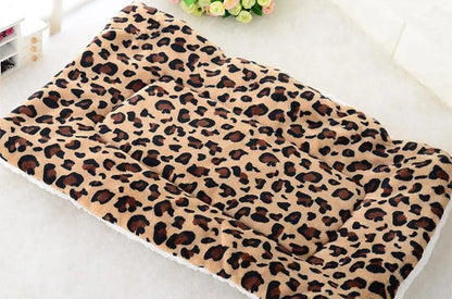 Winter Warm Pet Dog Soft Cushion Large Print Flannel Cotton Mattress Cat Pet Mat Bed Pad Rug Cartoon Printed Cat and Dog Pad