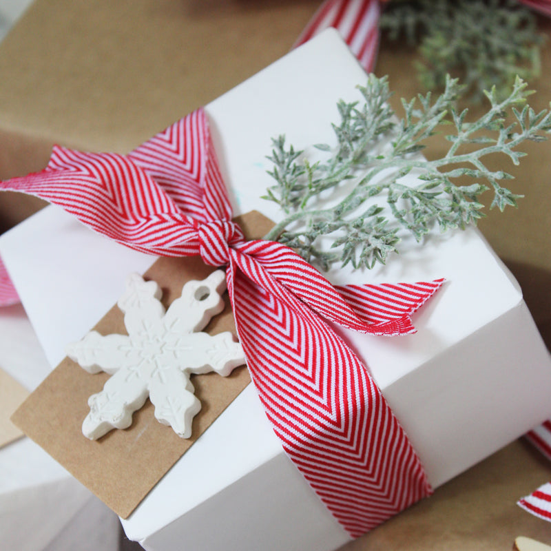 Christmas Decoration Gift Wrapping Set Christmas Wrapping Paper Ribbon for Packaging