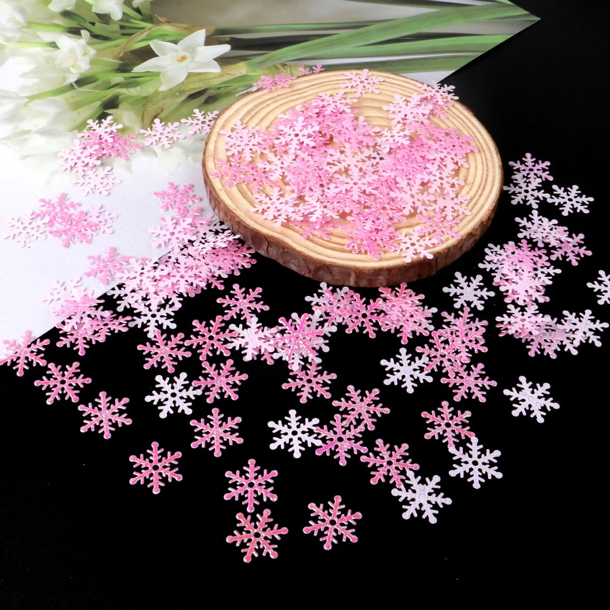 300PCS Snowflake Confetti Snowflake Glitter Confetti Decorations for Winter Party Christmas Party Supplies DIY Craft Projects