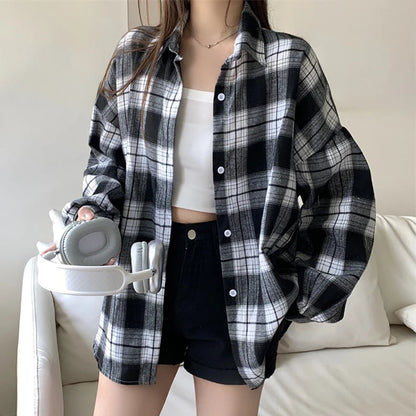 Black Flannel Shirt for Women Long Sleeve Collared Button-Up Tartan Plaid Shirt Jacket  Teen-Girl Casual Everyday Outfit