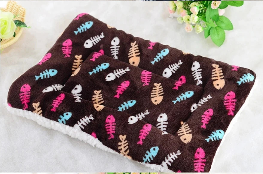 Winter Warm Pet Dog Soft Cushion Large Print Flannel Cotton Mattress Cat Pet Mat Bed Pad Rug Cartoon Printed Cat and Dog Pad