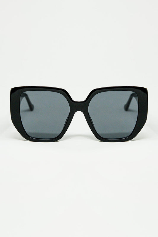 Black Pin-Up Style Sunglasses With Geometric Design and Cat Eyes